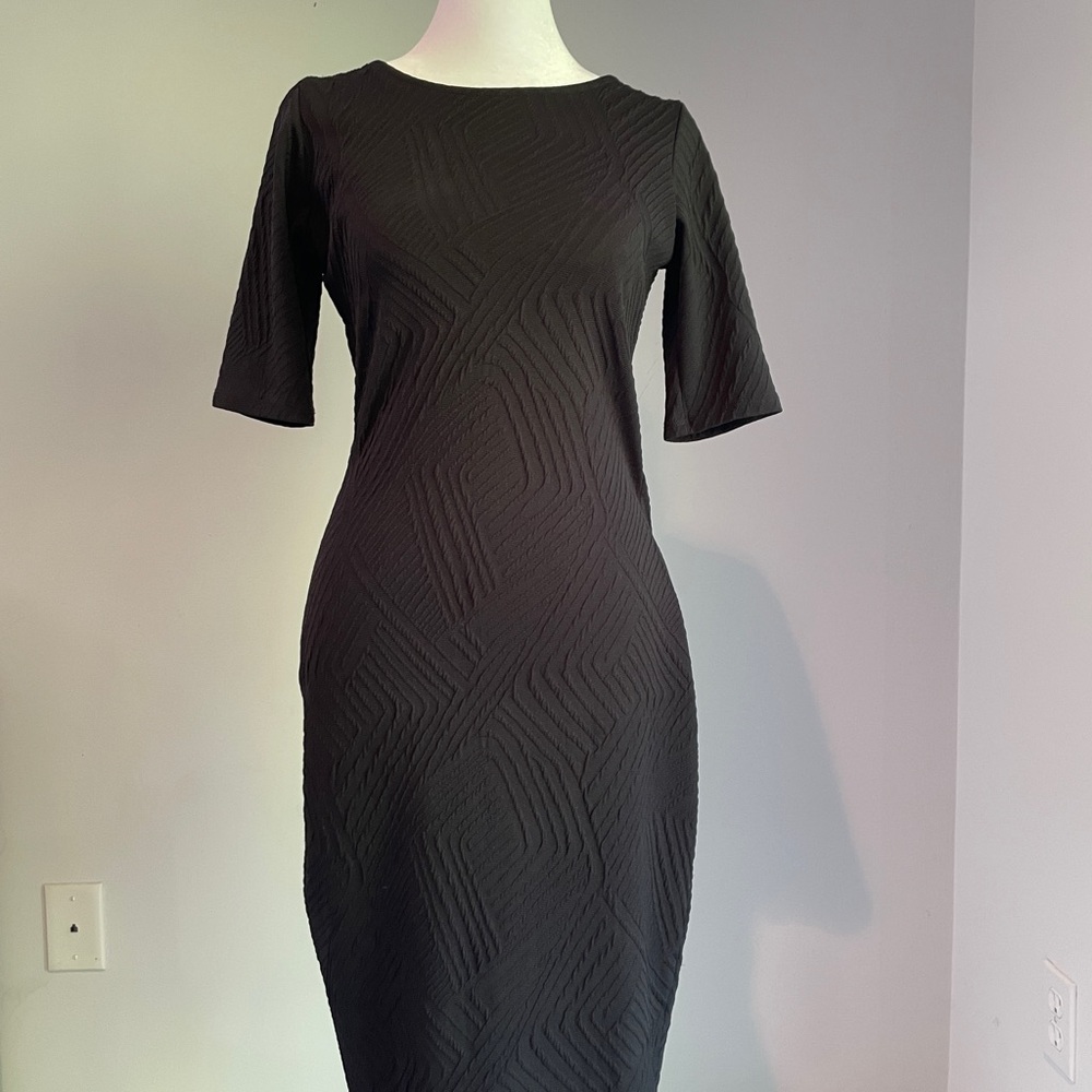 Veronica M Black Dress Textured Little Black Dress Short Sleeves‎ Form Fitted